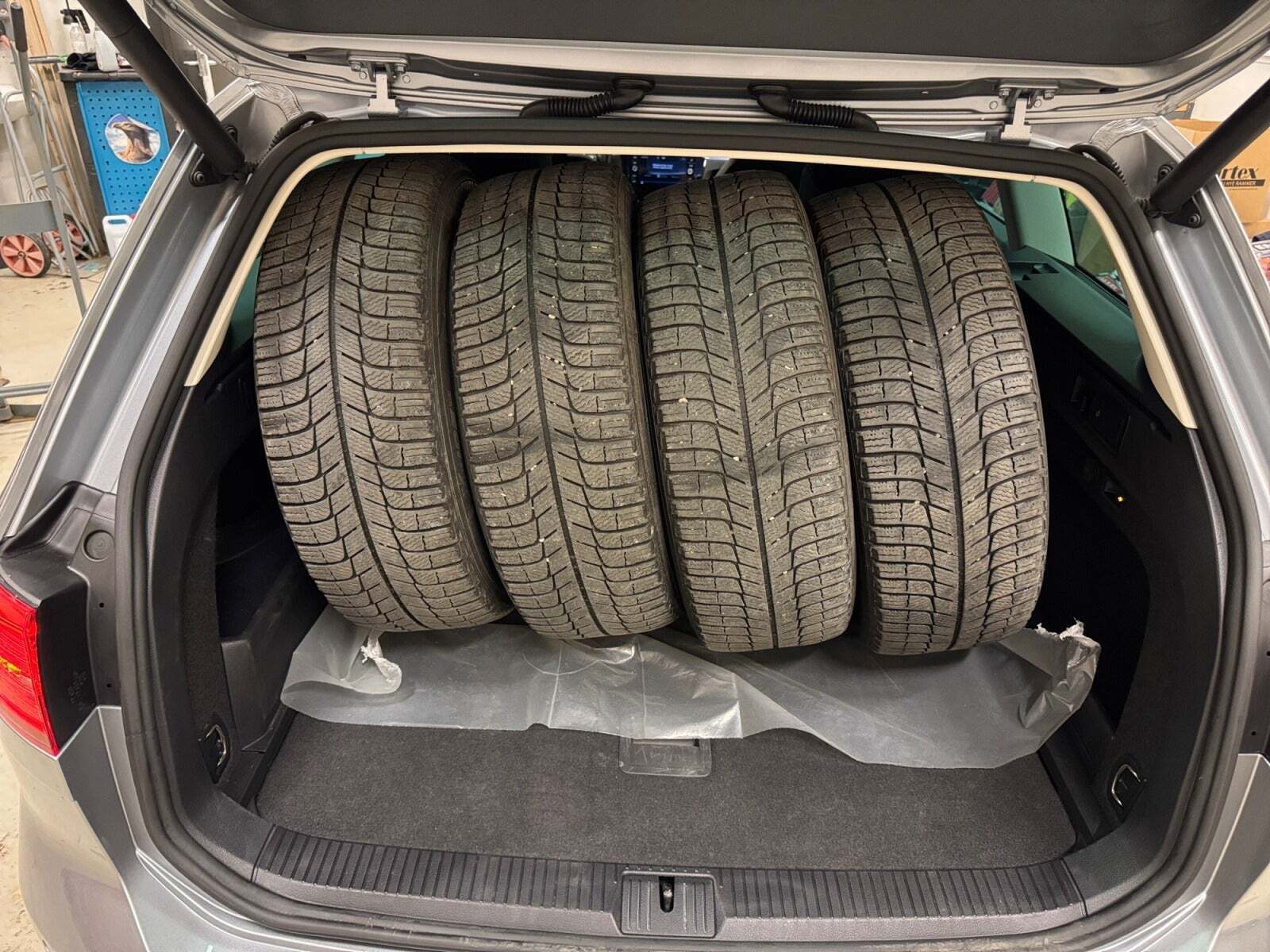 Sølv VW Passat fra 2018