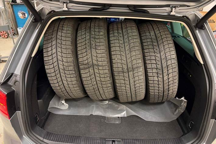 Sølv VW Passat fra 2018