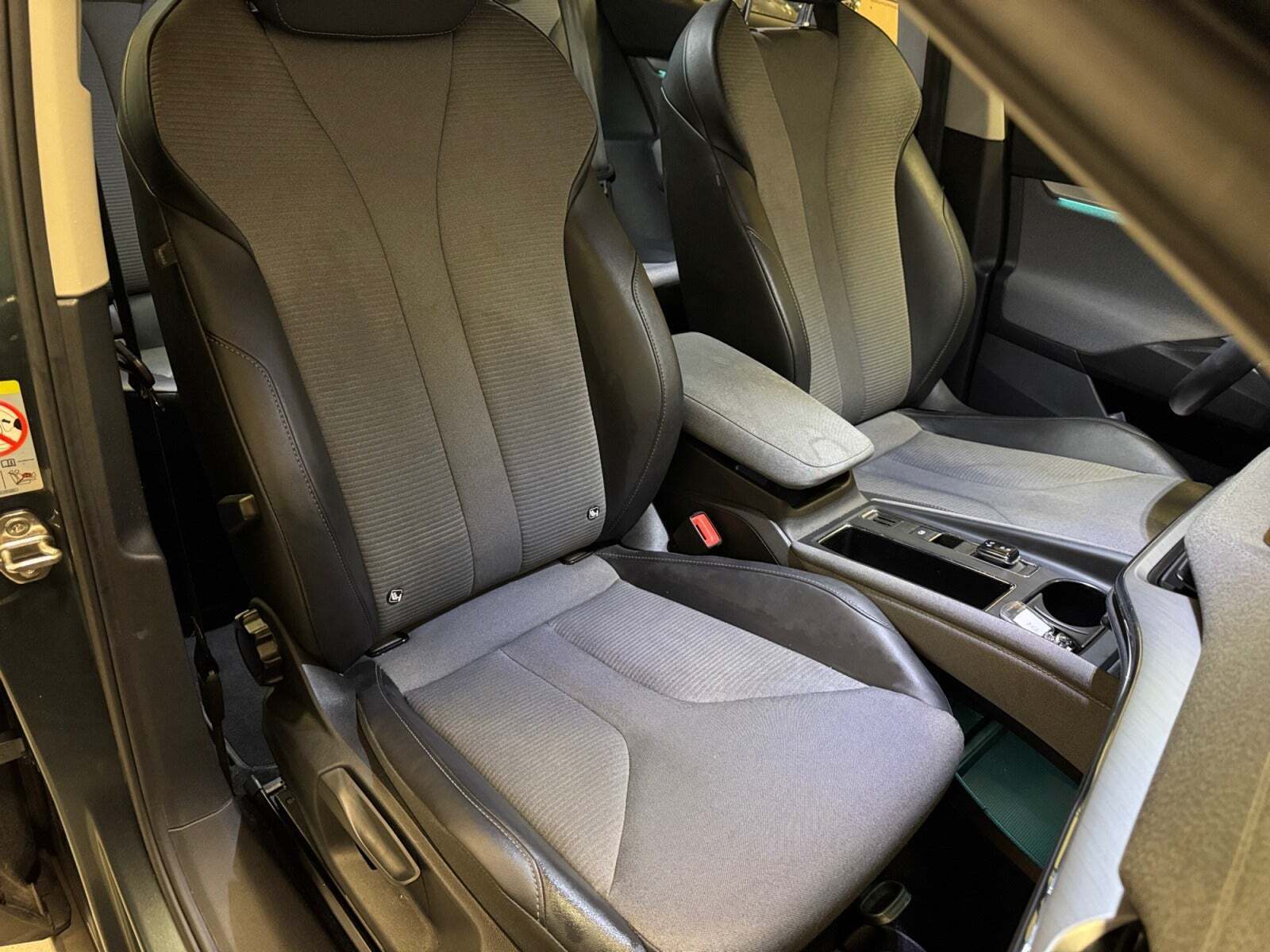 Grå Skoda Enyaq fra 2021