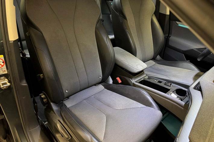 Grå Skoda Enyaq fra 2021