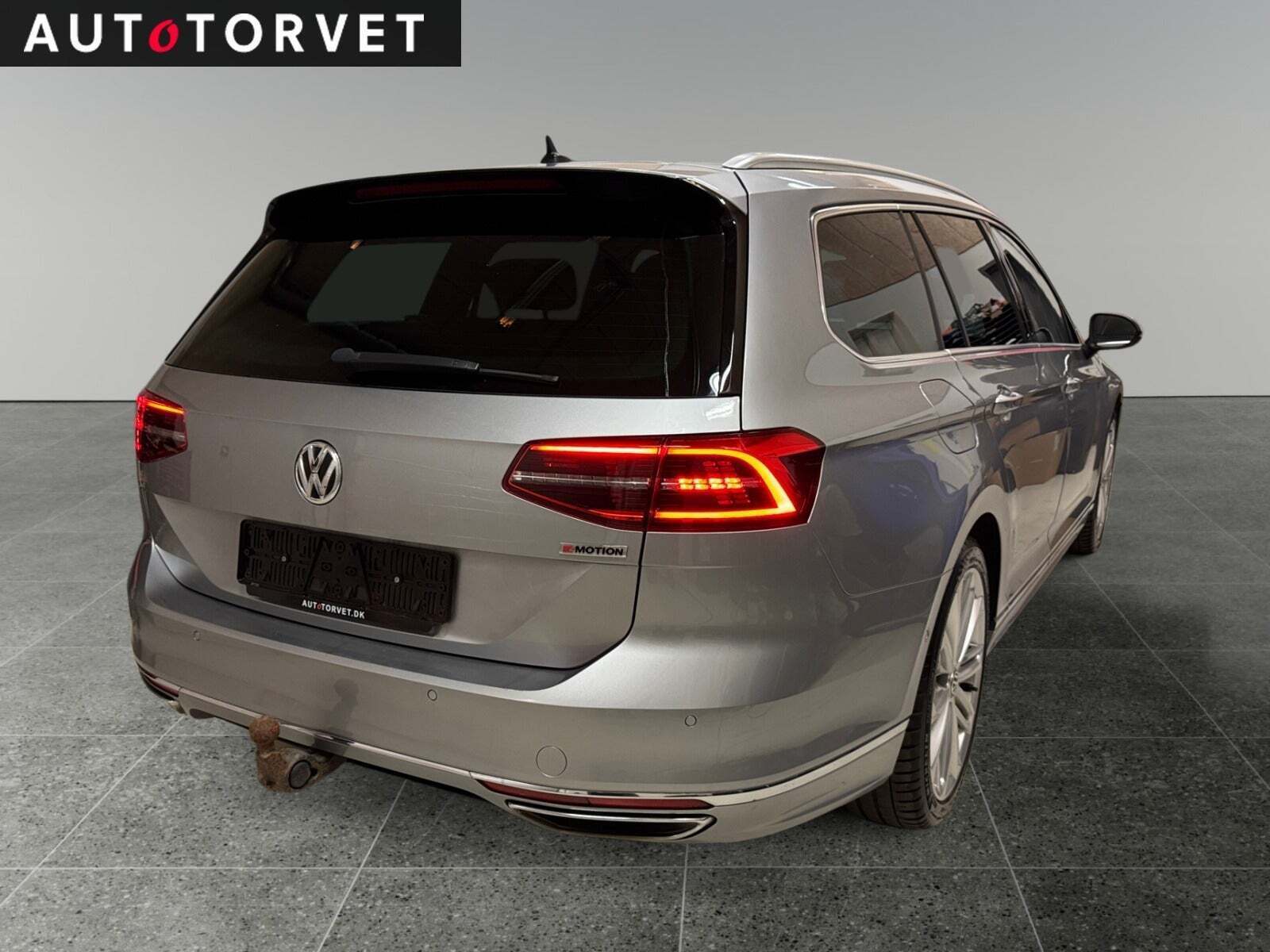 Sølv VW Passat fra 2019
