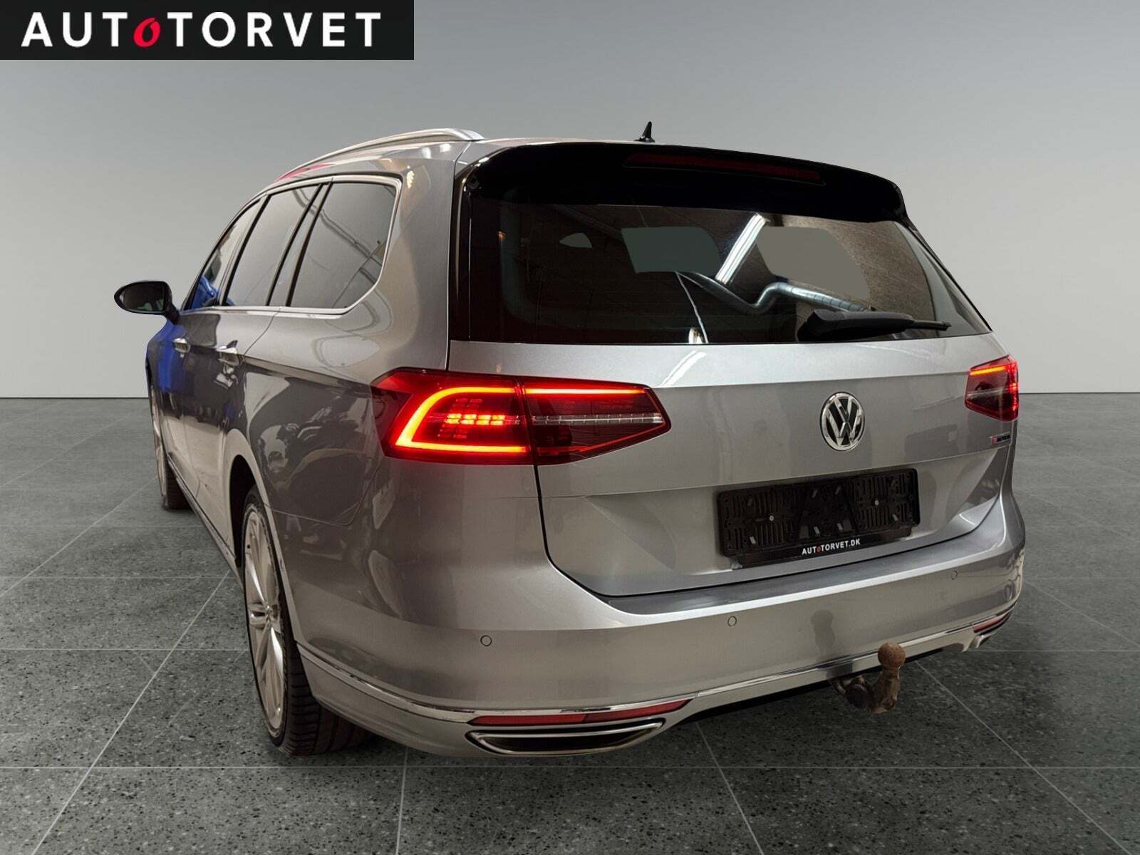 Sølv VW Passat fra 2019