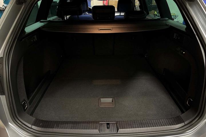 Sølv VW Passat fra 2019
