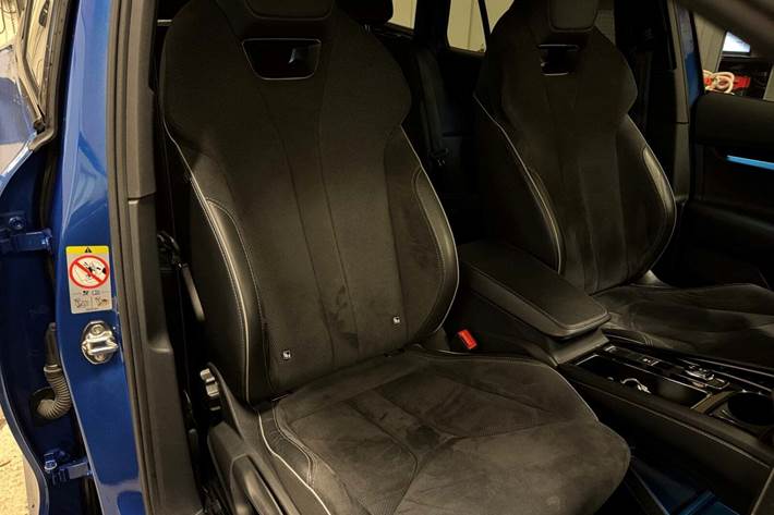 Blå Skoda Enyaq fra 2021