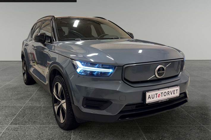 Grå Volvo XC40 fra 2022