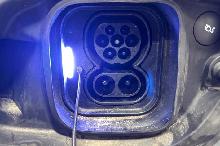 Grå Volvo XC40 fra 2022