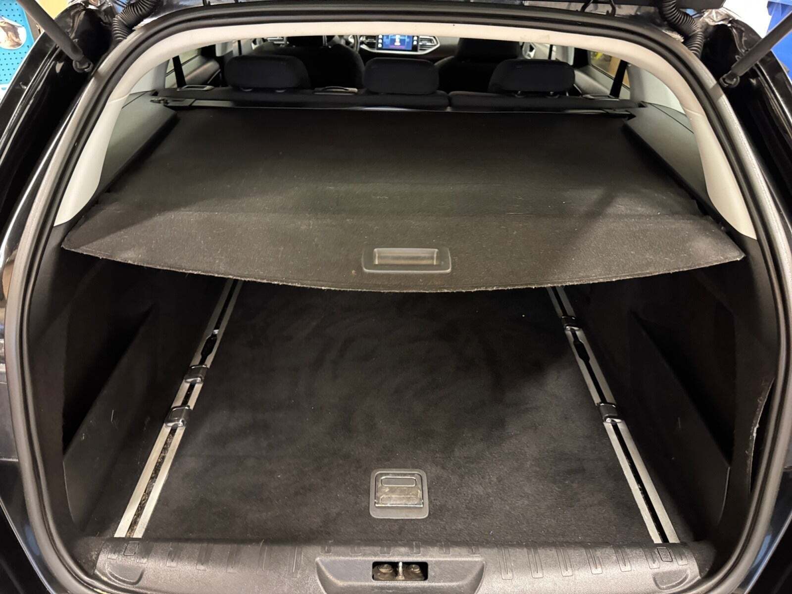 Sort Peugeot 308 fra 2016