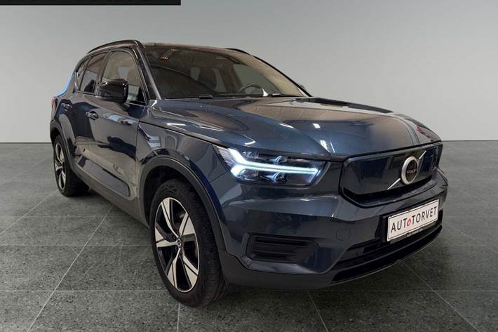 Blå Volvo XC40 fra 2022
