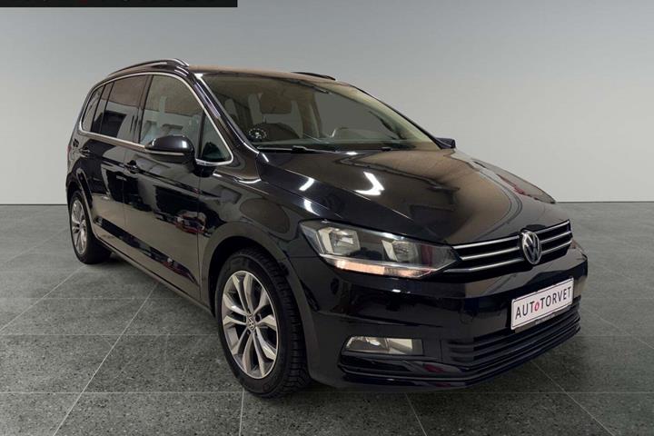 Sort VW Touran fra 2017