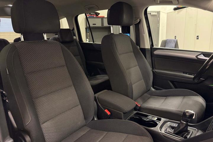 Sort VW Touran fra 2017