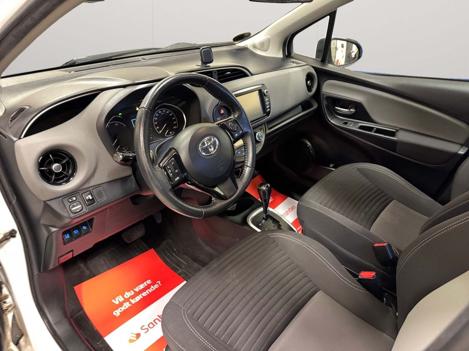 Toyota Yaris 1,5 Hybrid H2 e-CVT Van