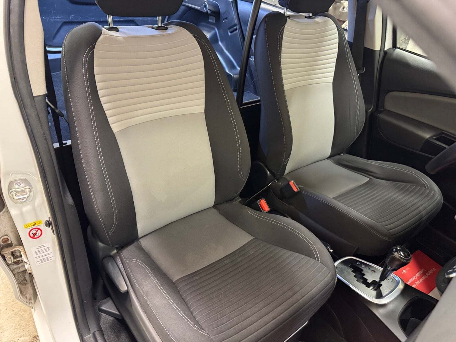 Hvid Toyota Yaris fra 2018