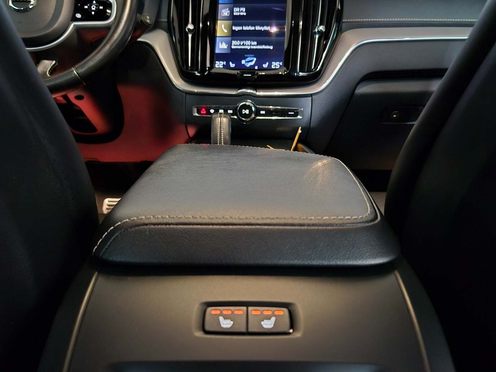 Sort Volvo XC60 fra 2021