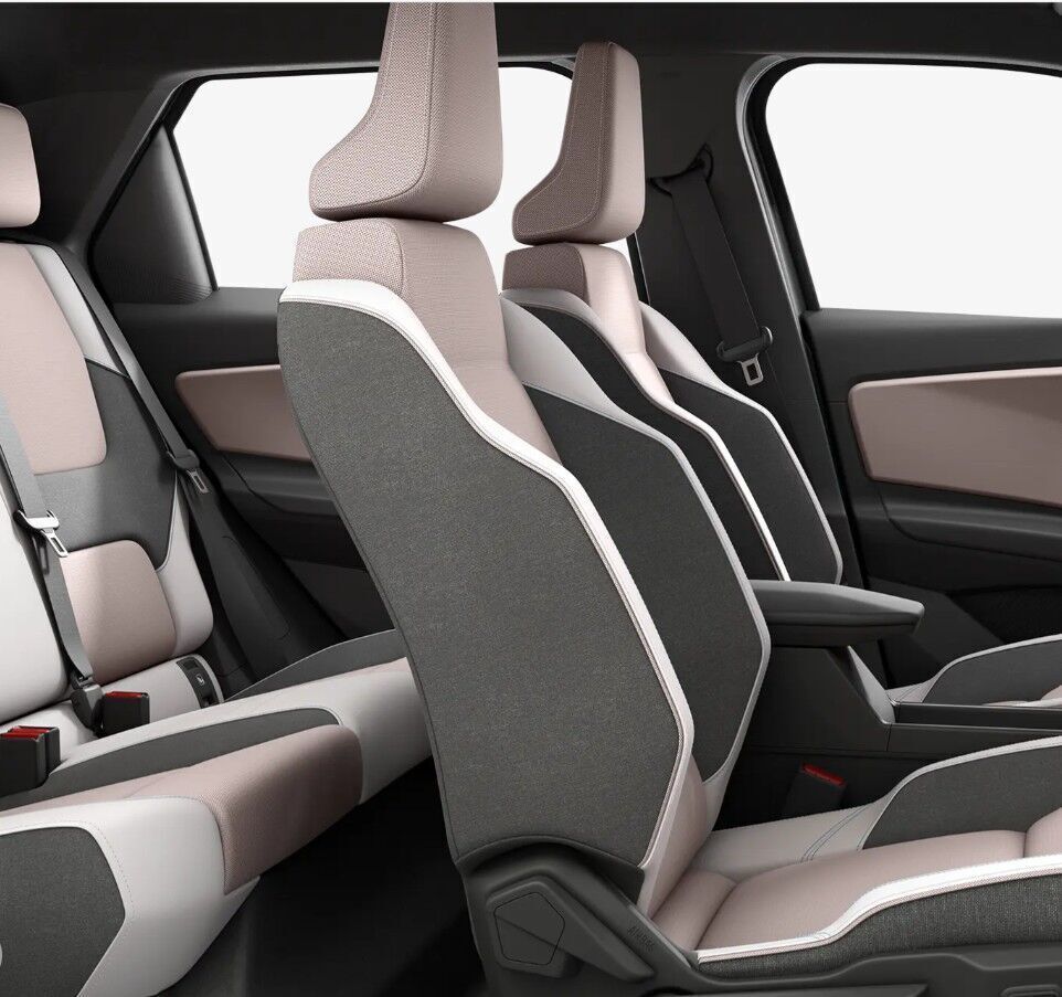 Grå Nissan Micra fra 2025