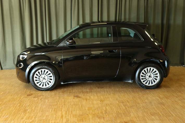 Grøn Fiat 500e fra 2023