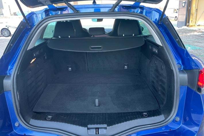 Blå Renault Megane IV fra 2021