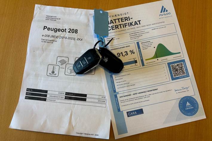 Blå Peugeot e-208 fra 2020