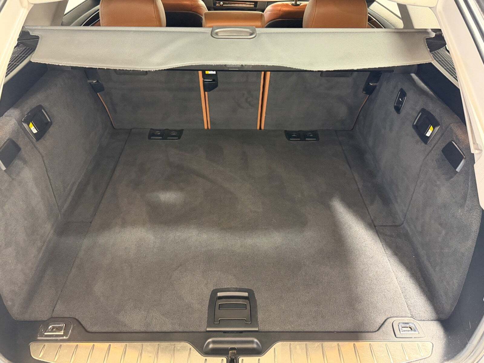 Grå BMW 520d fra 2015