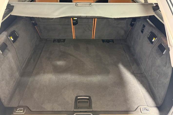 Grå BMW 520d fra 2015