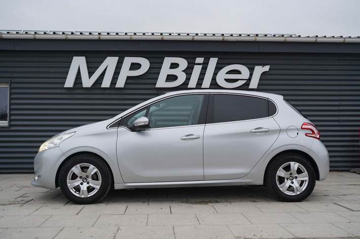 Sølv Peugeot 208 fra 2014