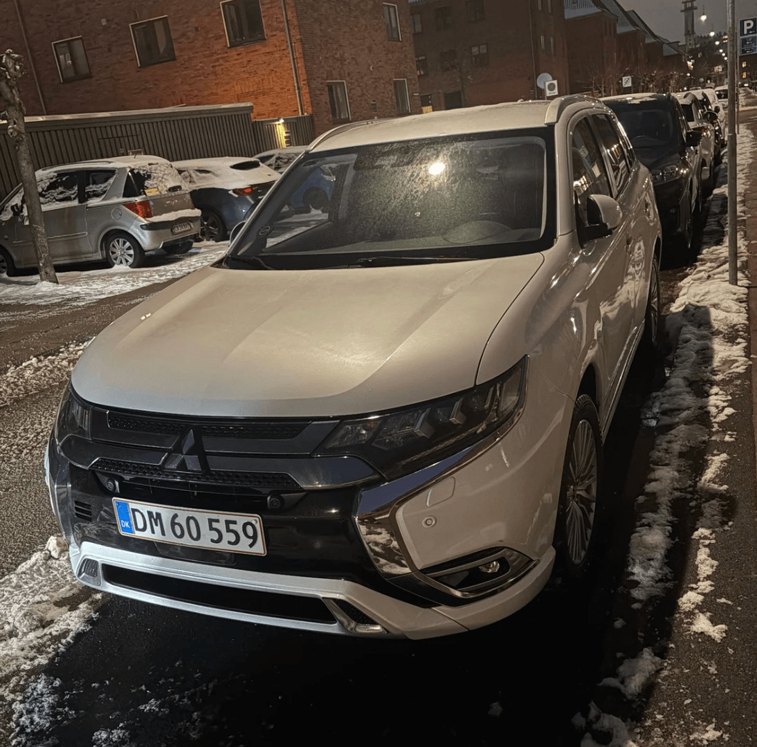 Mitsubishi Outlander 2,4 PHEV Intense CVT 4WD