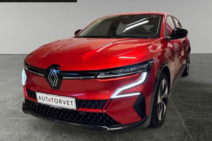 Rød Renault Megane E-Tech fra 2023