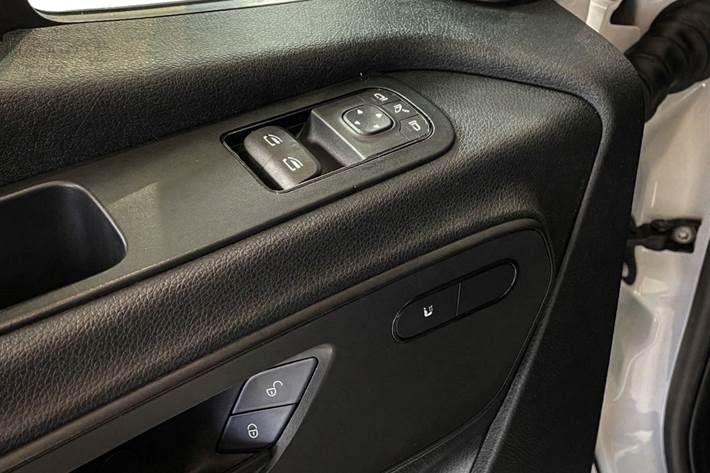 Hvid Mercedes Sprinter 316 fra 2020