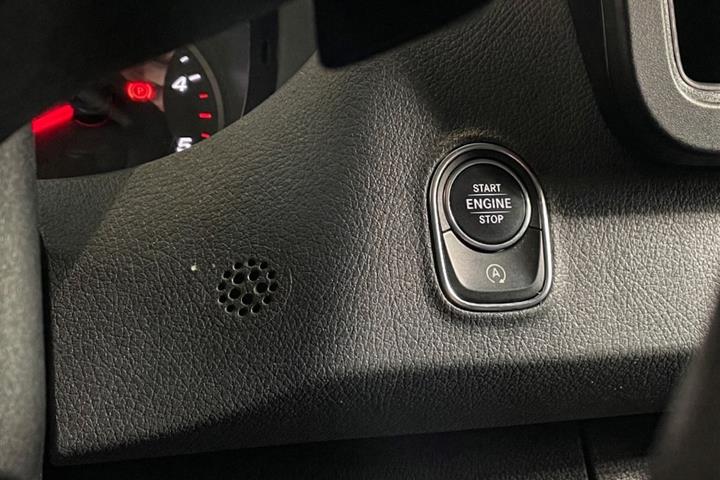 Hvid Mercedes Sprinter 316 fra 2020