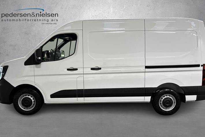 Hvid Nissan Interstar fra 2025