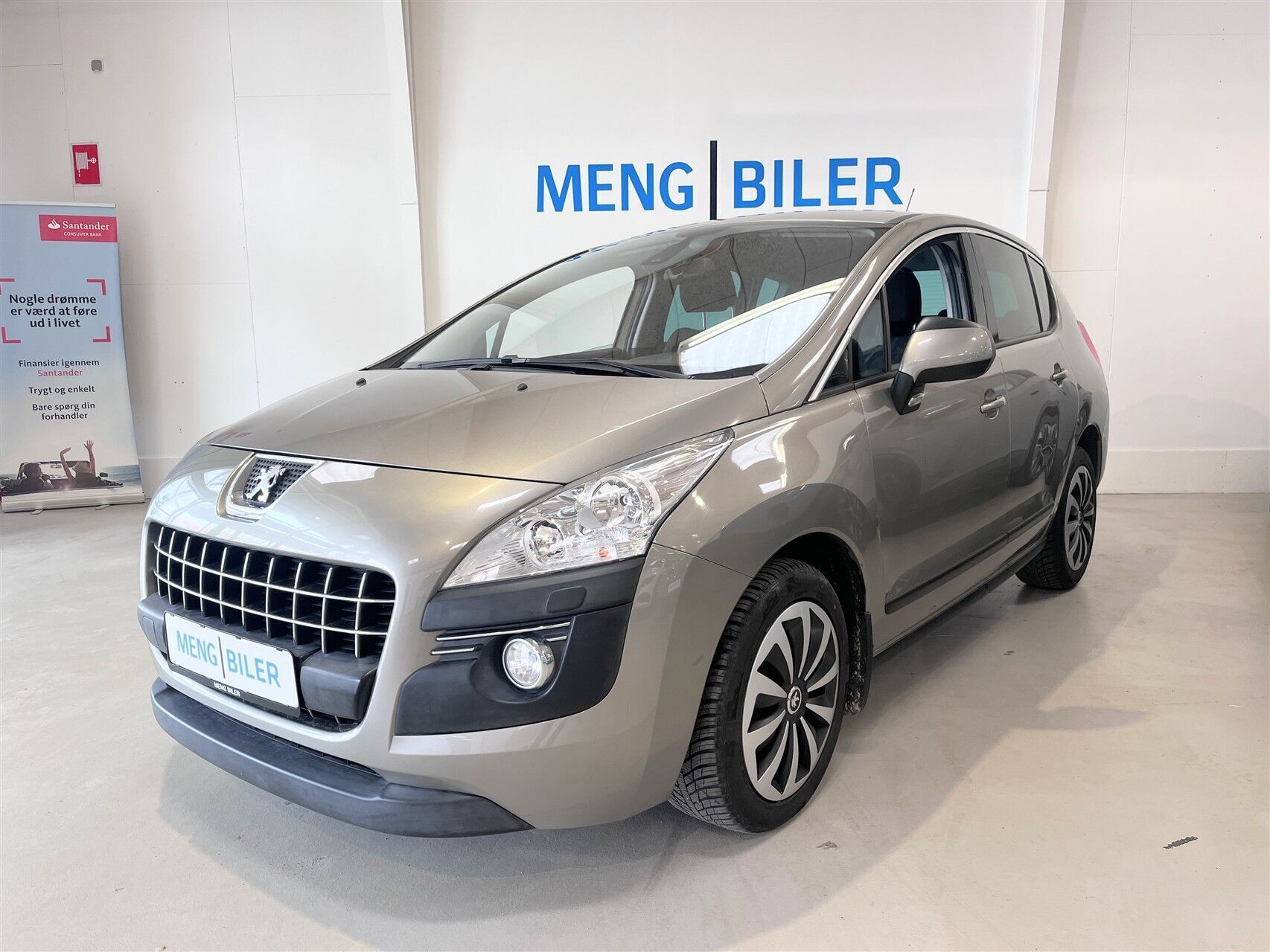 Grå Peugeot 3008 fra 2010