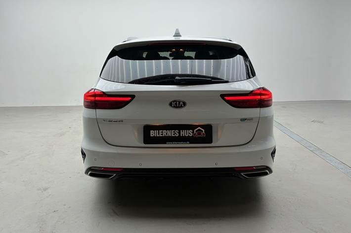 Hvid Kia Ceed fra 2021