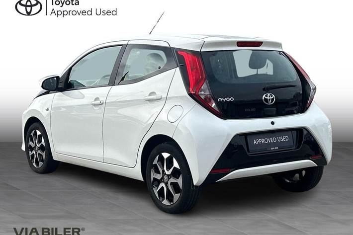Hvid Toyota Aygo fra 2019