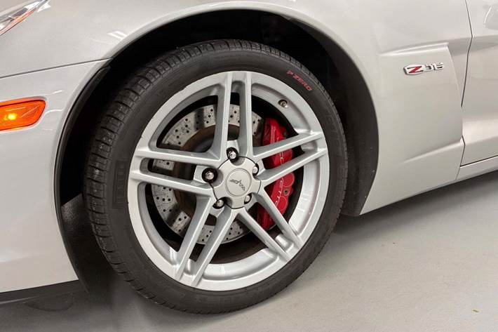 Sølv Corvette C6 fra 2006