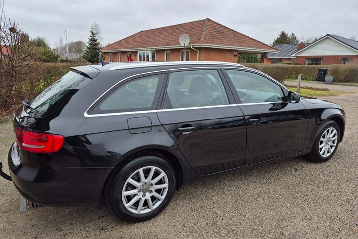 Grøn Audi A4 fra 2013