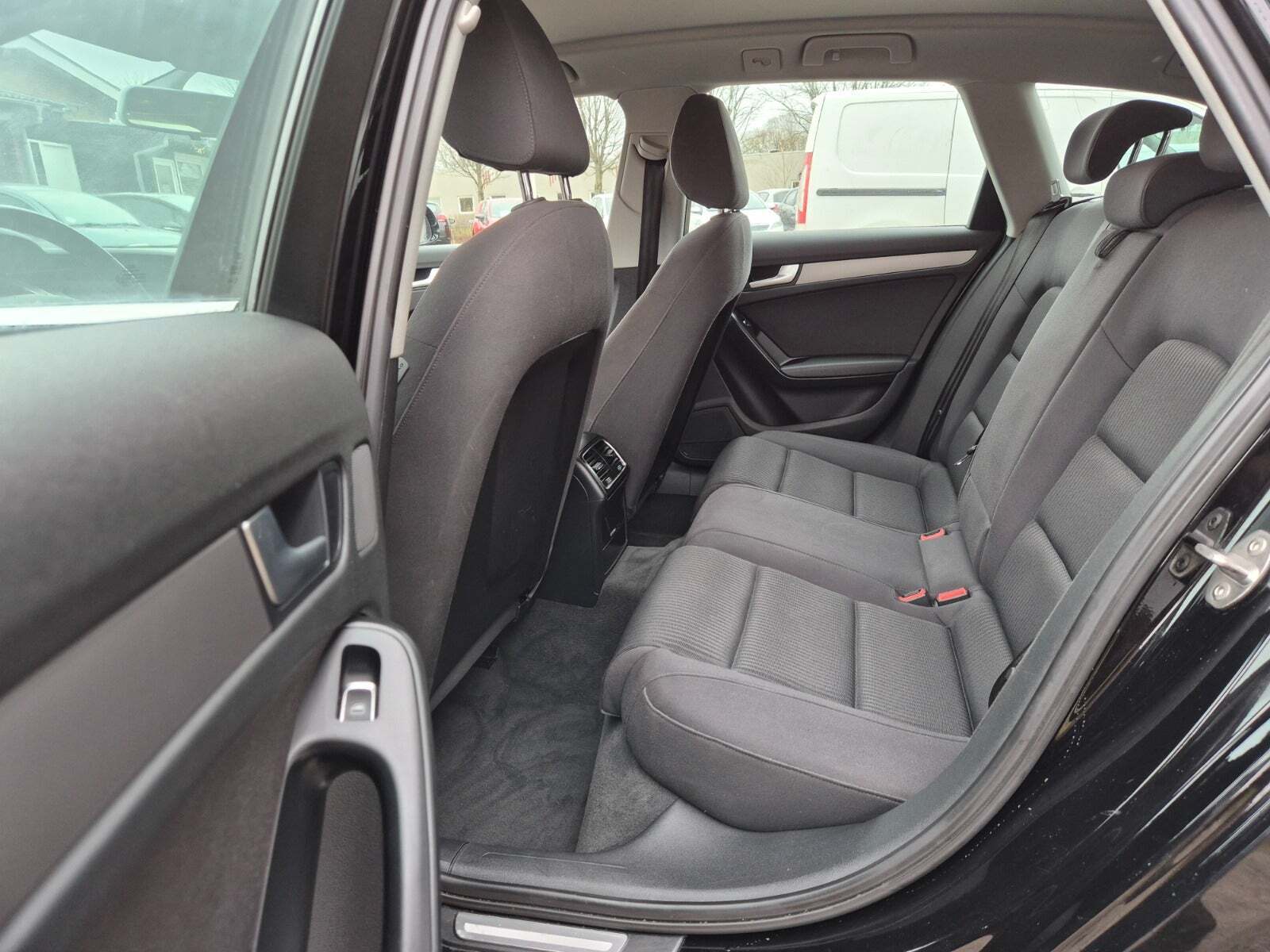 Grøn Audi A4 fra 2013