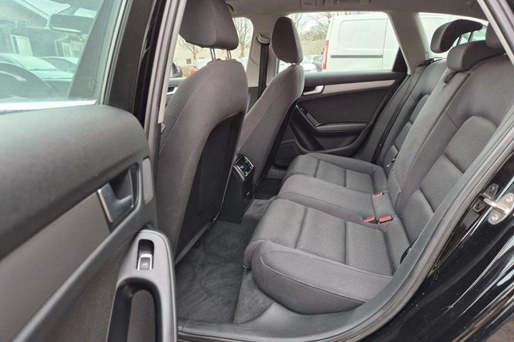 Grøn Audi A4 fra 2013