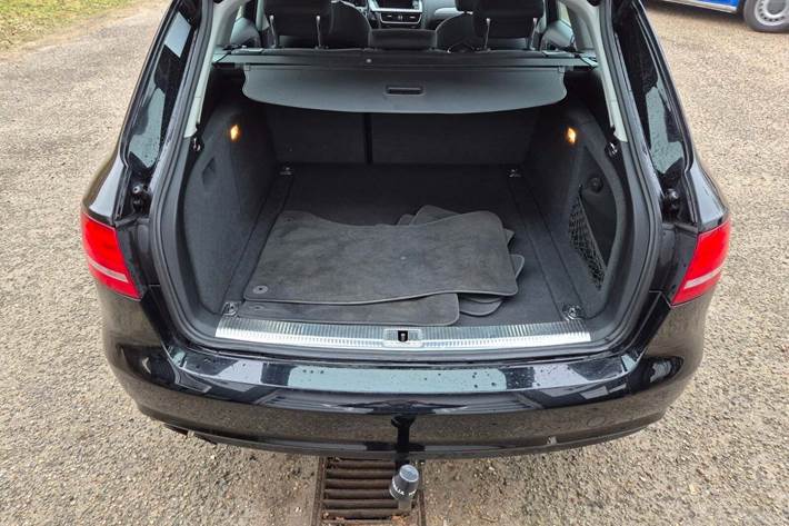 Grøn Audi A4 fra 2013