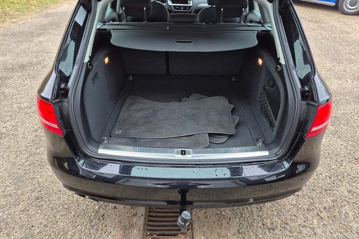 Grøn Audi A4 fra 2013