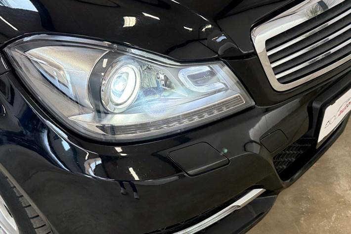 Sort Mercedes C220 fra 2013