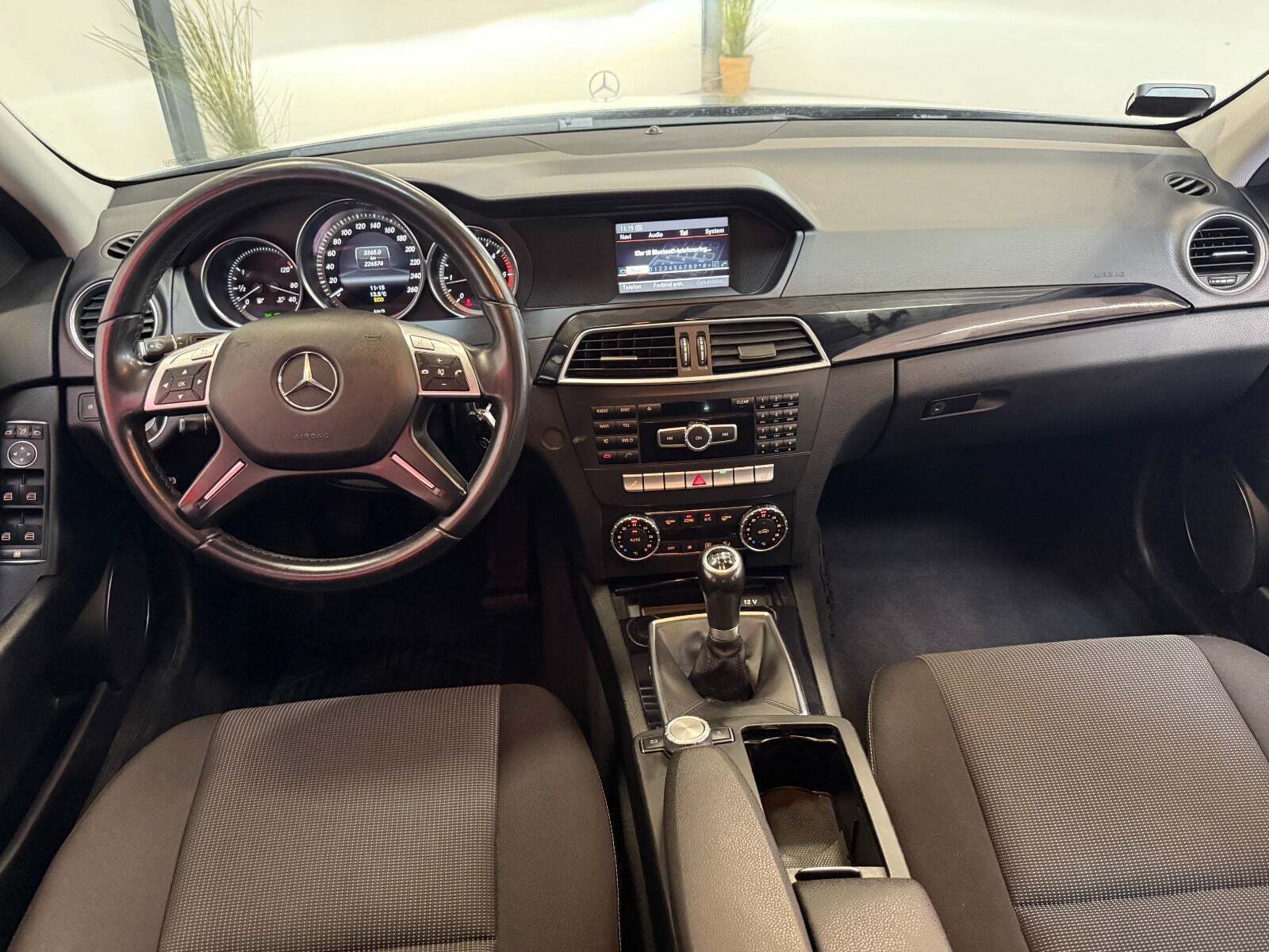 Sort Mercedes C220 fra 2013
