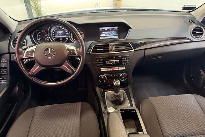 Sort Mercedes C220 fra 2013