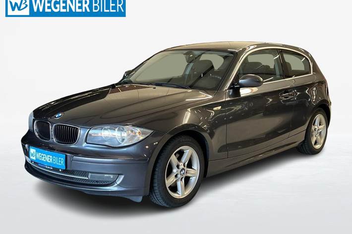 Grå BMW 118i fra 2008