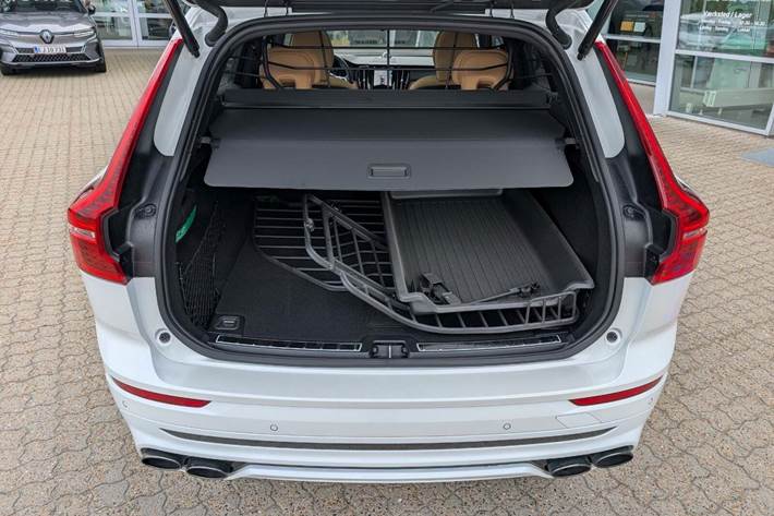 Hvid Volvo XC60 fra 2024