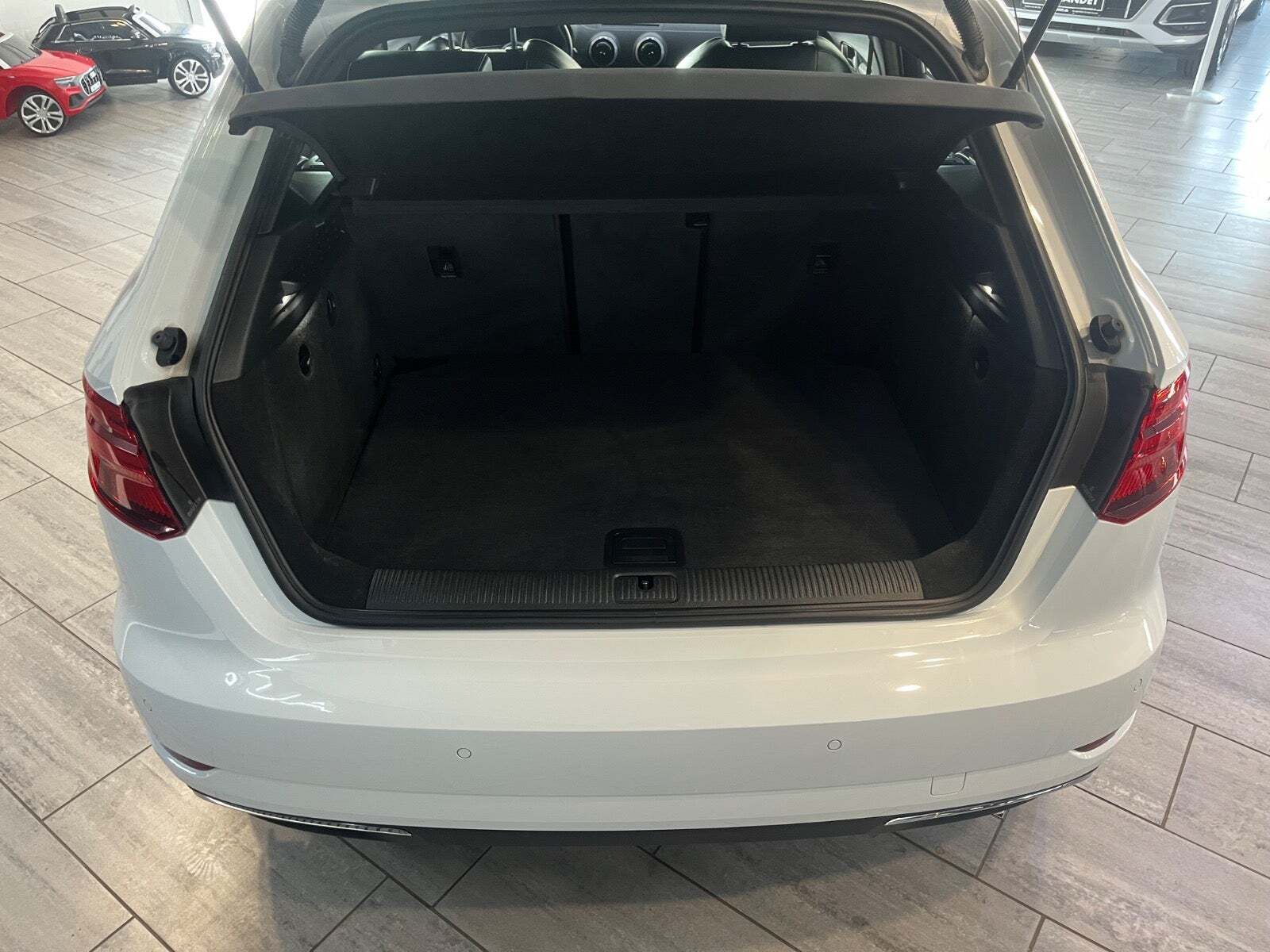 Audi A3 1,4 e-tron S-line Sportback S-tr.