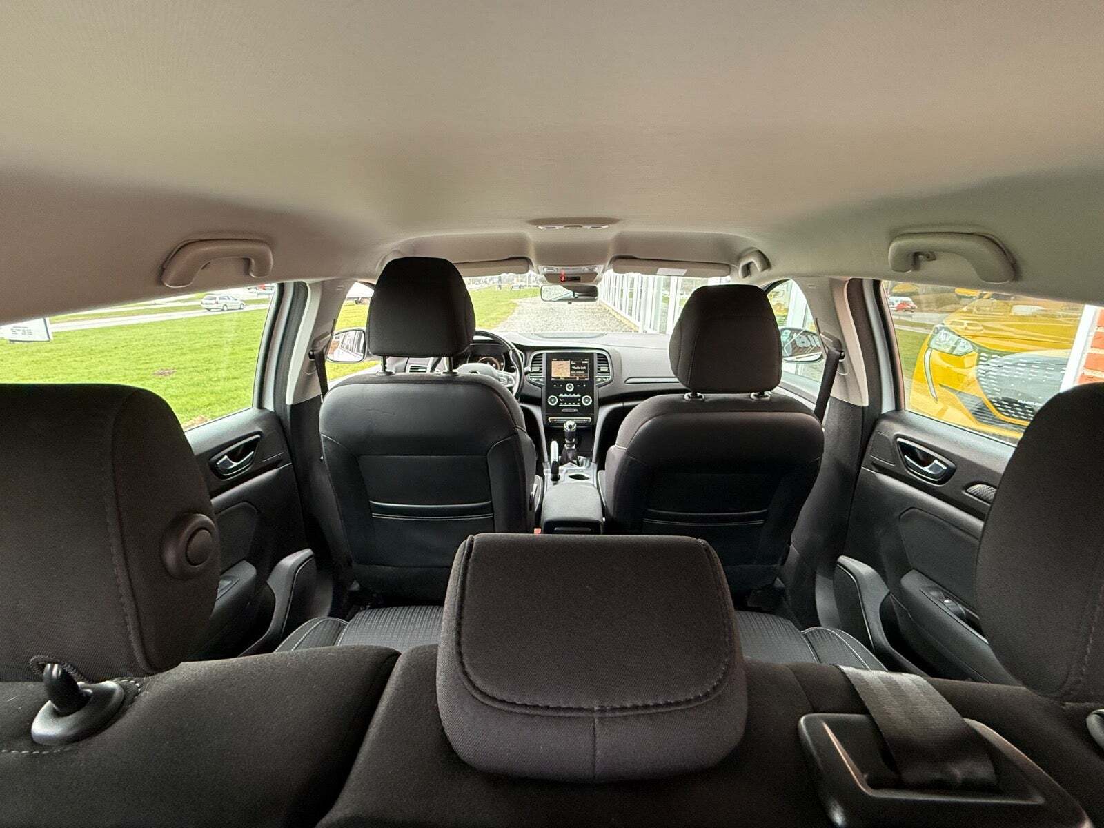 Hvid Renault Megane IV fra 2017