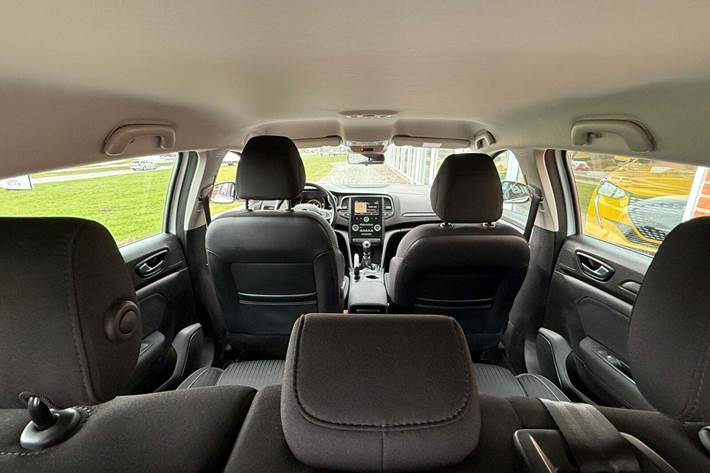 Hvid Renault Megane IV fra 2017