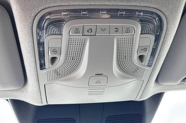 Hvid Mercedes Vito 114 fra 2025