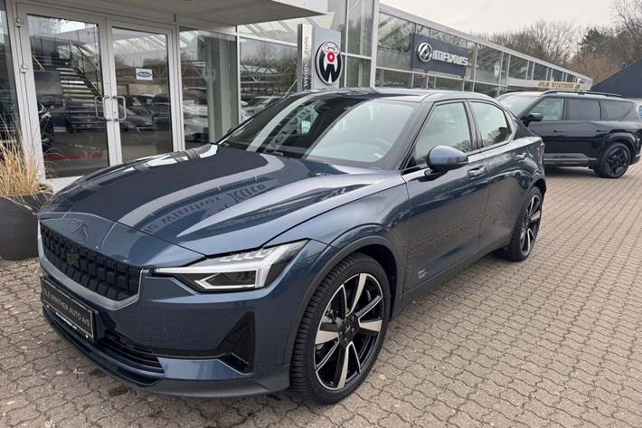 Blå Polestar 2 fra 2023