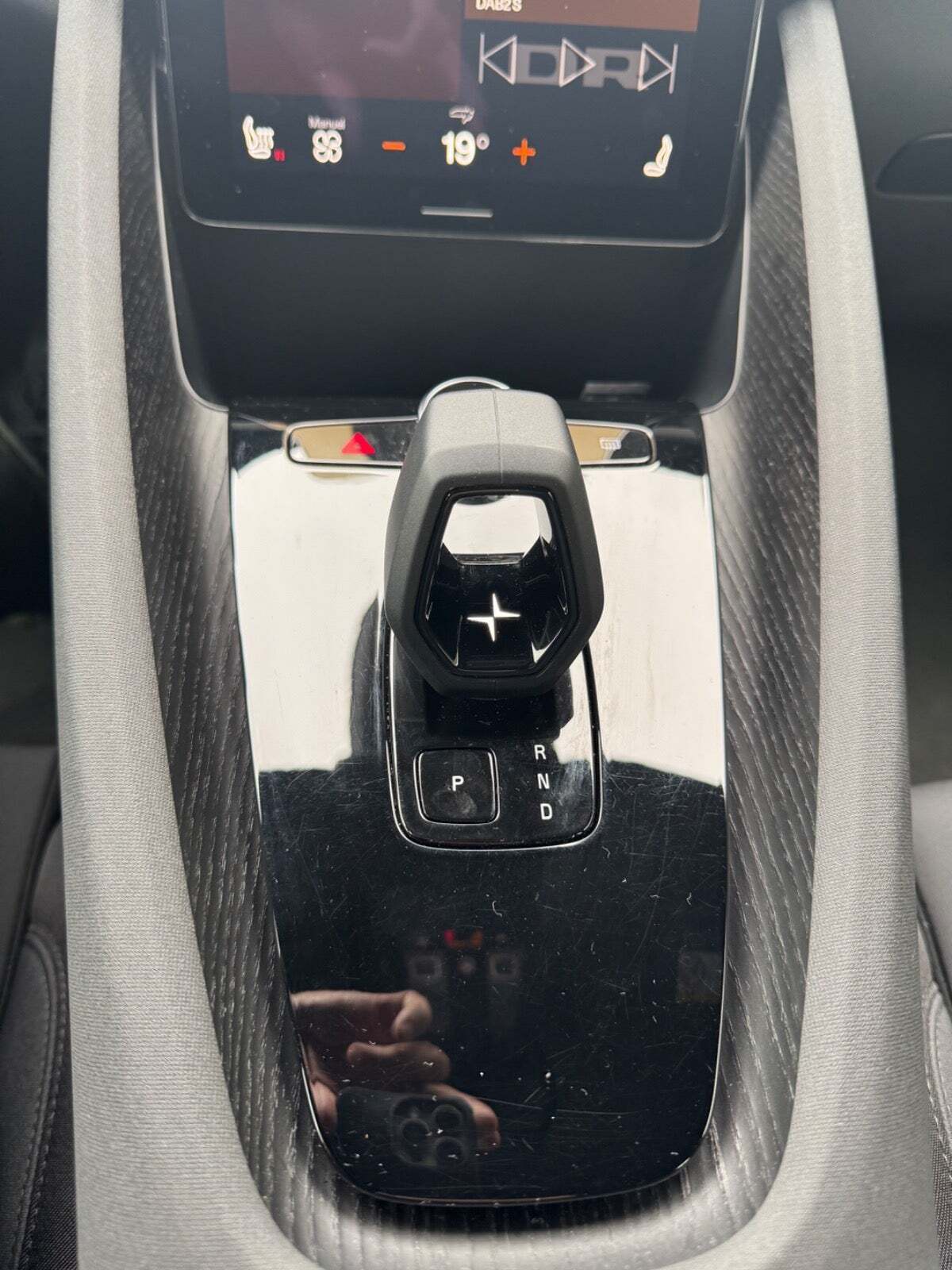 Blå Polestar 2 fra 2023