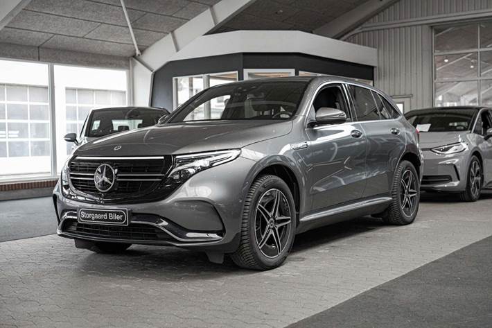 Grå Mercedes EQC400 fra 2021
